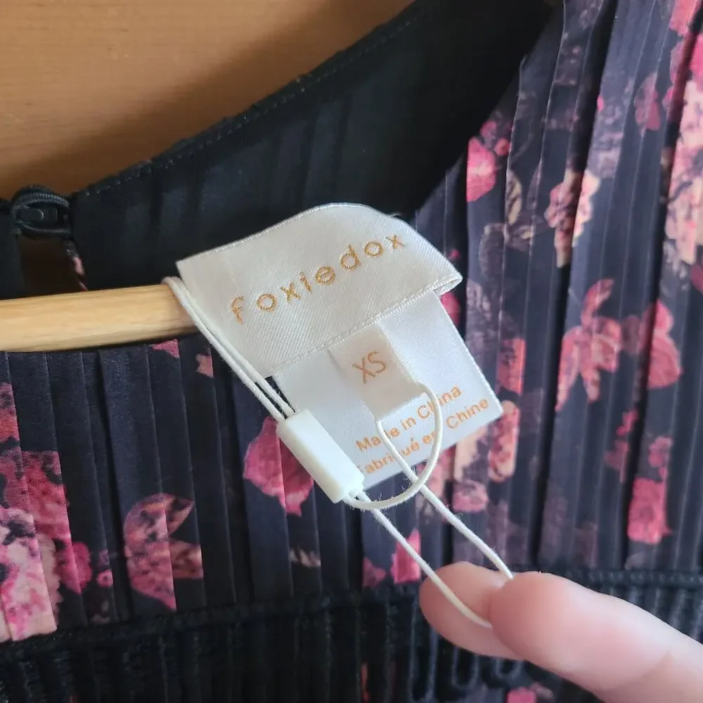 Anthropologie Biella Dress Mini Foxiedoxie NWT XS Black Floral Pleated Flutter - Picture 3 of 6